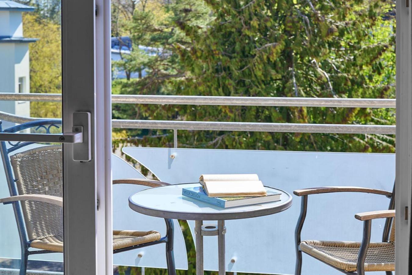 Strandhotel Prinz Von Preussen ツィノヴィッツ エクステリア 写真