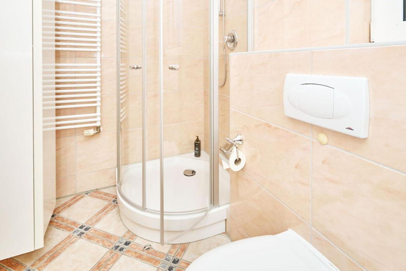 Strandhotel Prinz Von Preussen ツィノヴィッツ エクステリア 写真