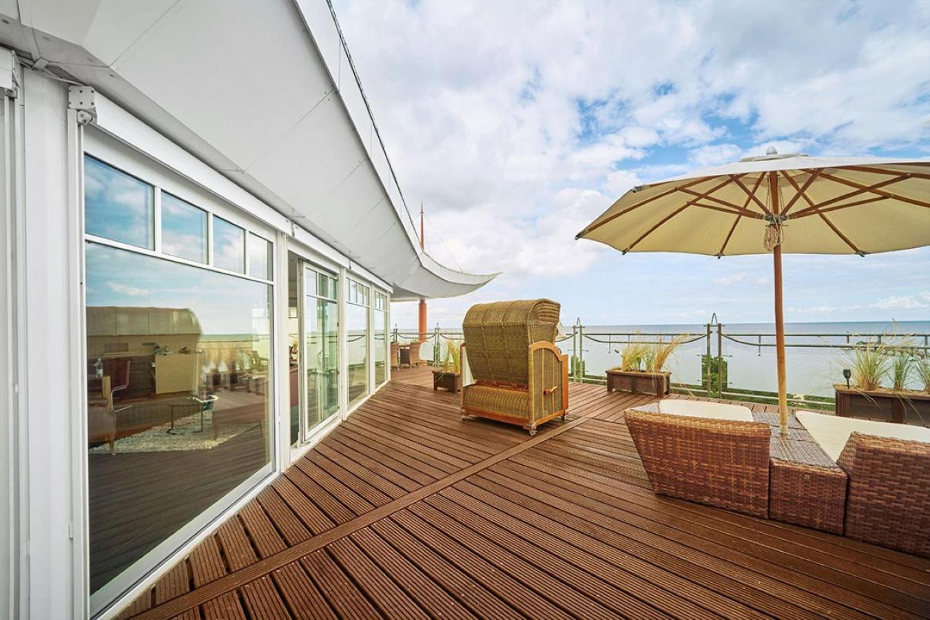 Strandhotel Prinz Von Preussen ツィノヴィッツ エクステリア 写真
