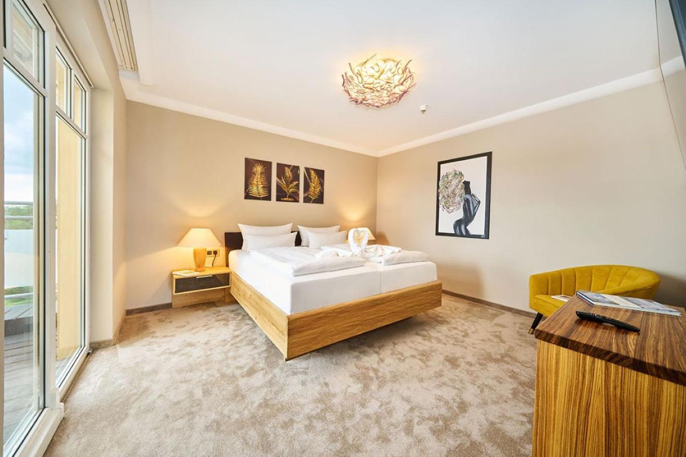 Strandhotel Prinz Von Preussen ツィノヴィッツ エクステリア 写真