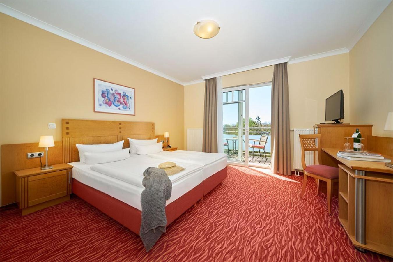 Strandhotel Prinz Von Preussen ツィノヴィッツ エクステリア 写真