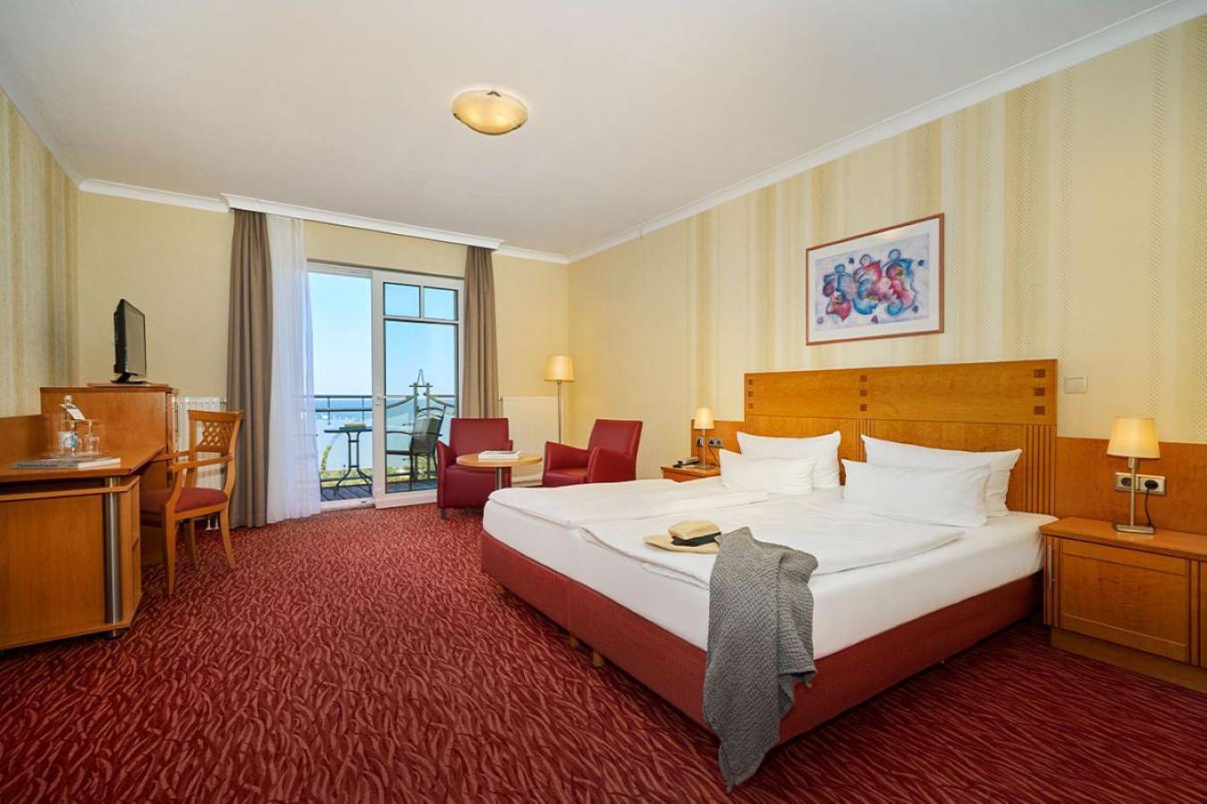 Strandhotel Prinz Von Preussen ツィノヴィッツ エクステリア 写真